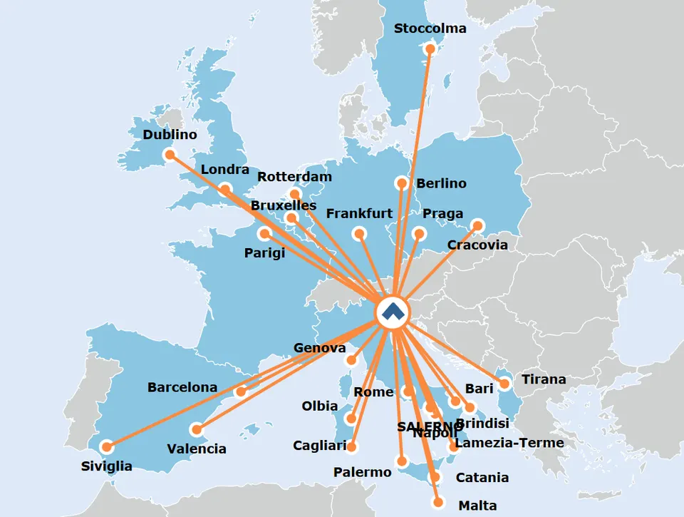 Flight routes to Trieste on a map of Europe