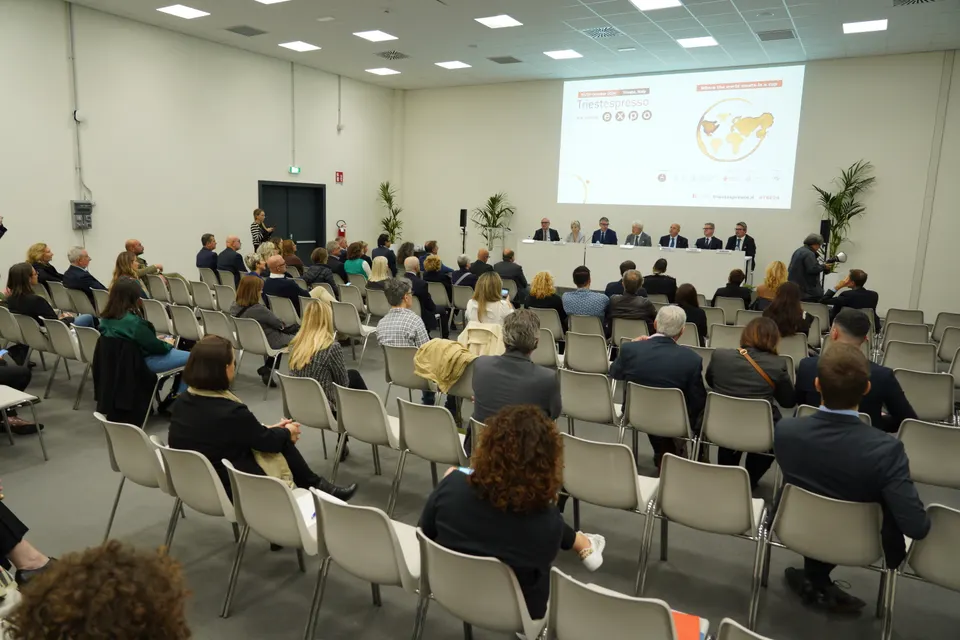 Il pubblico in sala durante un convegno